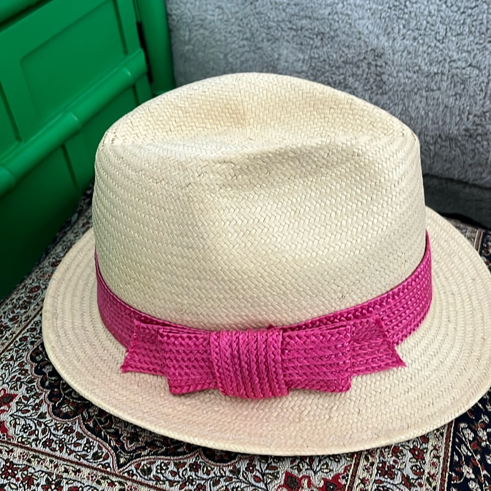 Used Kate spade straw hat with pink bow